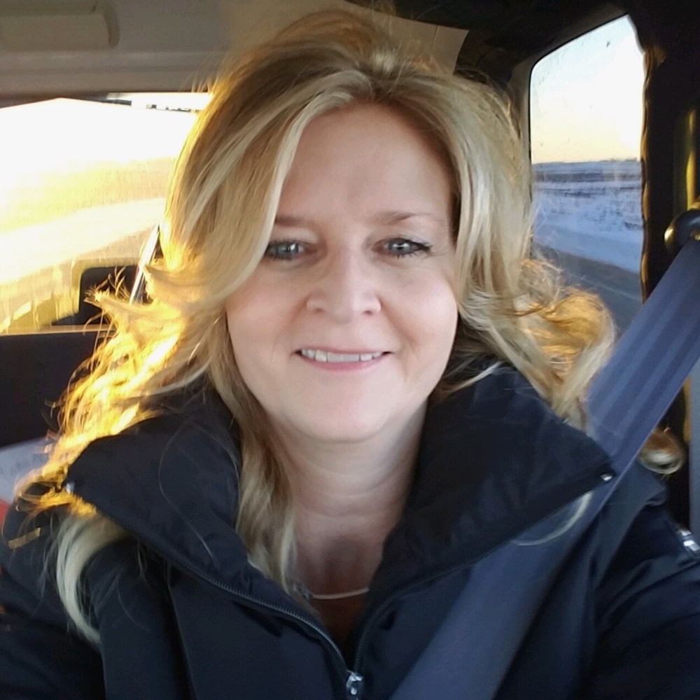 Meet your Posher, Derrice